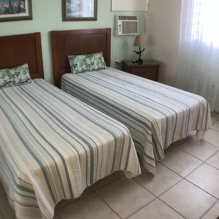 Rent this 2 bed apartment on PR 00745