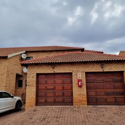 Image 4 - 1st Street, Krugersdorp-Noord, Krugersdorp, 1739, South Africa - Apartment for rent