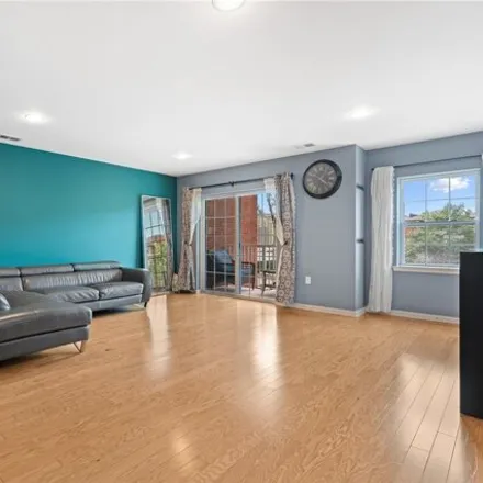 Image 4 - 338 Weatherly Place, New York, NY 11356, USA - Condo for sale