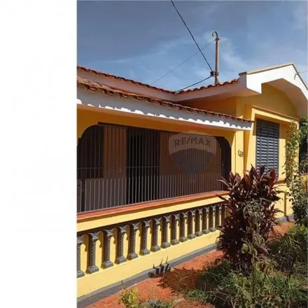 Rent this 3 bed house on Rua Washington Luiz in São Benedito, Itapira - SP