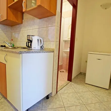 Image 2 - Starigrad Paklenica, Ulica dr. Franje Tuđmana, 23244 Općina Starigrad, Croatia - Apartment for rent