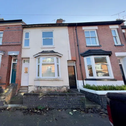 Rent this 3 bed townhouse on Wyggeston's Hospital in 160 Hinckley Road, Leicester
