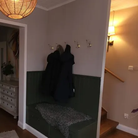 Rent this 3 bed house on Gamla Stockholmsvägen in 141 32 Sjödalen-Fullersta, Sweden