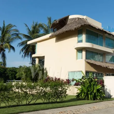 Buy this 4 bed house on Calle Costera de las Palmas in 39300 Acapulco, GRO
