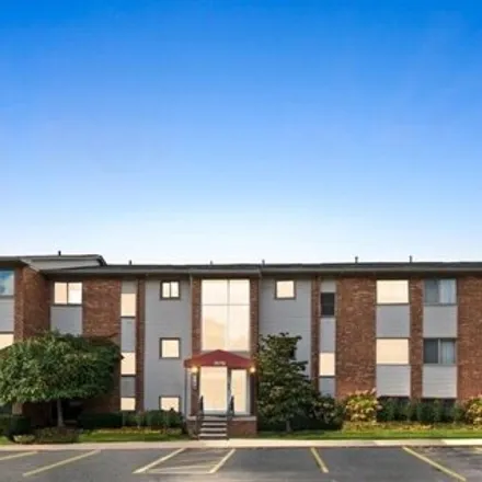 Rent this 2 bed condo on Klingensmith Road in Bloomfield Township, MI 48341