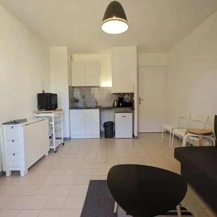 Image 9 - 10 Quai Papacino, 06300 Nice, France - Apartment for rent