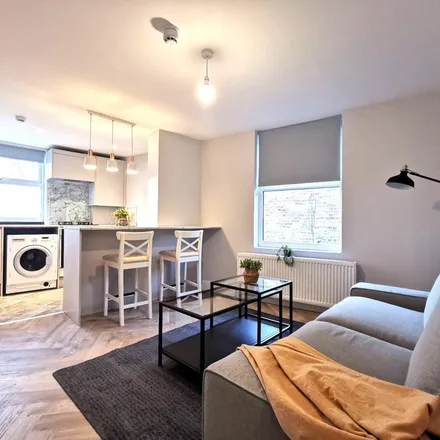 Rent this 2 bed apartment on West Hampstead in Blackburn Road, London