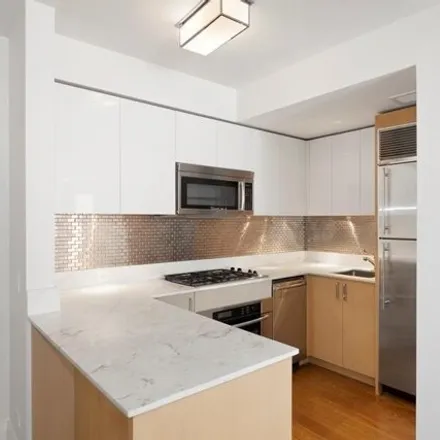 Image 1 - 209 East 51st Street, New York, NY 10022, USA - Condo for sale