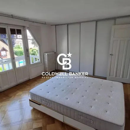 Rent this 6 bed apartment on 32 Rue du Faucigny in 74100 Annemasse, France