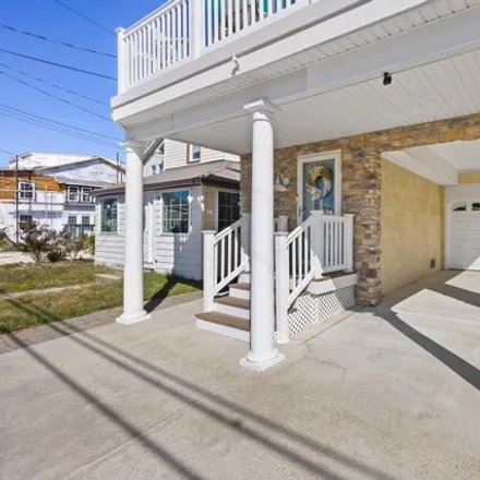 Image 6 - 291 East 2nd Avenue, North Wildwood, Cape May County, NJ 08260, USA - House for sale