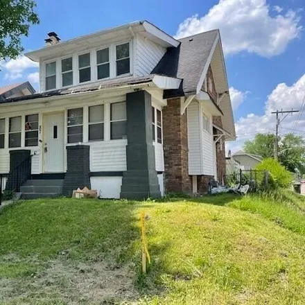 Buy this 4 bed house on 2625 Grace Street in Columbus, OH 43204