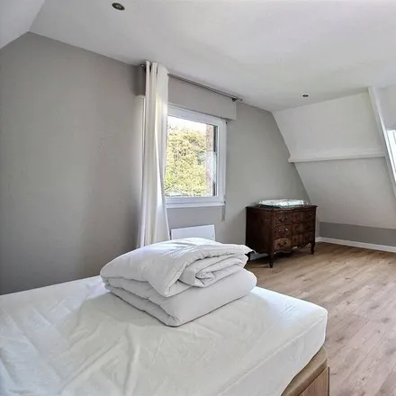 Rent this 4 bed house on Hardelot-Plage in Avenue François 1er, 62152 Neufchâtel-Hardelot