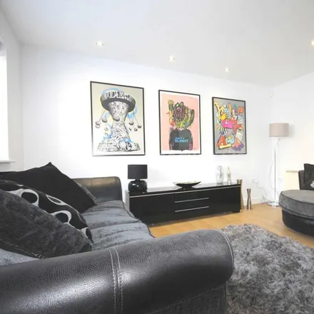 Image 1 - 2b Old Birley Street, Manchester, M15 5RG, United Kingdom - Apartment for rent