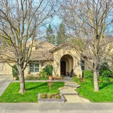 Buy this 5 bed house on 208 Fountain Drive in West Sacramento, CA 95605