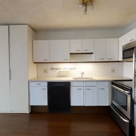 Rent this 3 bed apartment on #1n,2951 North Sheffield Avenue in Lake View East, Chicago