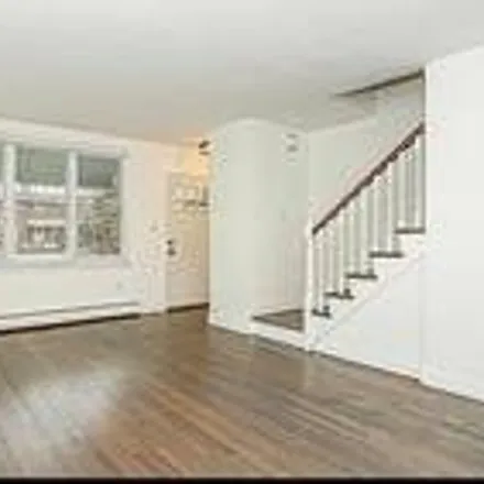 Image 4 - 2778 Miles Avenue, New York, NY 10465, USA - Townhouse for sale