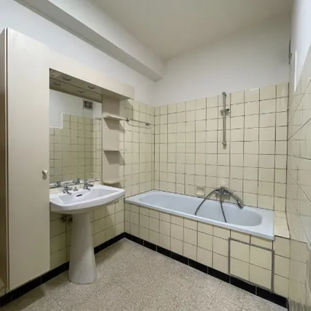 Rent this 2 bed apartment on Kortrijksesteenweg 789-813 in 9000 Ghent, Belgium