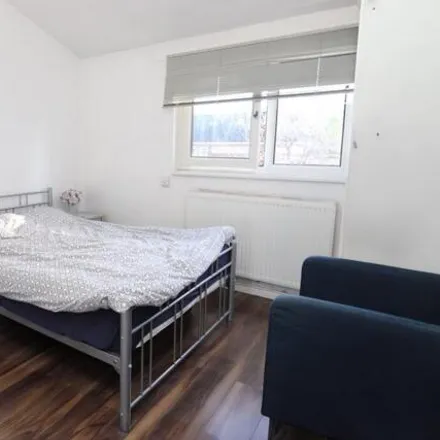 Rent this studio house on Caxton House in 129 St John's Way, London