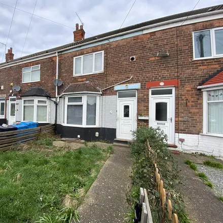 Rent this 2 bed townhouse on Mayville Avenue in Hull, HU8 8EZ