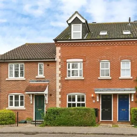 Buy this 3 bed townhouse on Wheatfield Way in Long Stratton, NR15 2WG