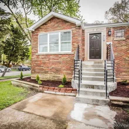 Buy this 2 bed house on 2125 East 93rd Street in Chicago, IL 60617