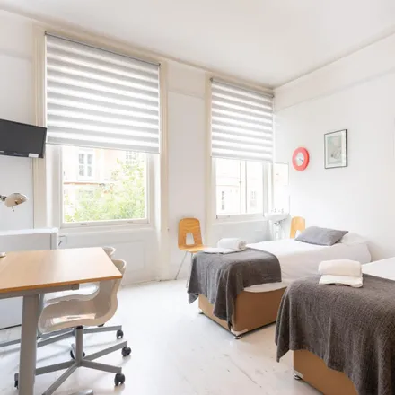 Image 2 - Bed Station Earls Court Road, 270 Earl's Court Road, London, SW5 9RF, United Kingdom - Room for rent