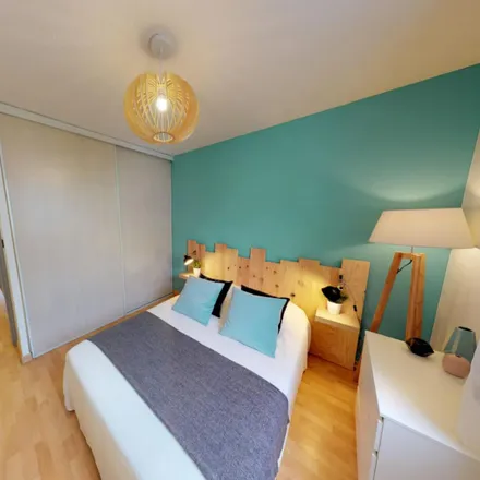 Rent this 4 bed room on 1 Place du Ravelin in 31300 Toulouse, France
