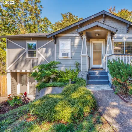 Buy this 3 bed house on 635 Southwest Lobelia Street in Portland, OR 97219
