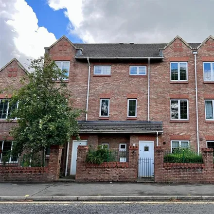 Rent this 4 bed townhouse on Oakfield Road in Altrincham, WA15 8ER