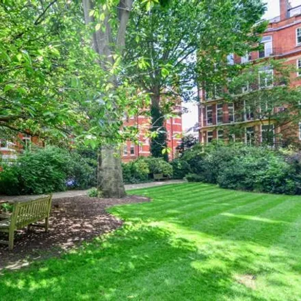 Image 7 - 41 Barkston Gardens, London, SW5 9AF, United Kingdom - Apartment for sale