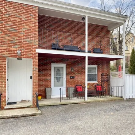 Rent this 3 bed townhouse on 77 Webb Avenue in Stamford, CT 06902
