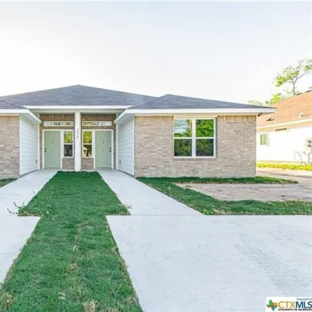 Buy this studio house on 299 North 16th Street in Temple, TX 76501