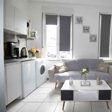 Rent this 1 bed apartment on 4 Rue de la Libération in 02800 La Fère, France