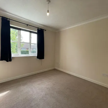 Image 6 - 6 The Beeches, Cambridge, CB4 1FY, United Kingdom - Apartment for rent