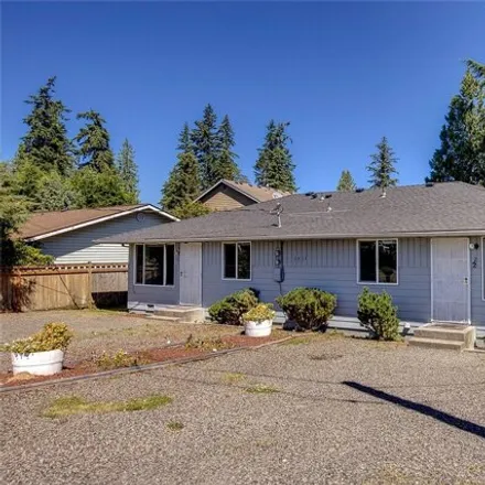 Image 3 - 1211 108th St SW, Everett, Washington, 98204 - House for sale