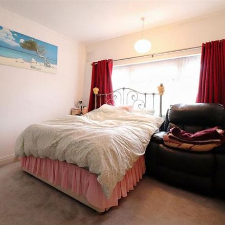 Rent this 3 bed house on Spring Vale in London, DA7 6AG