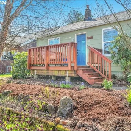 Buy this 2 bed house on 1626 Northeast Highland Street in Portland, OR 97211