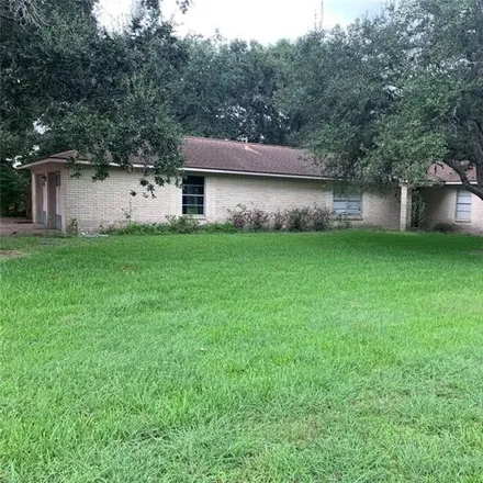Rent this 3 bed house on 1109 Chapel Lane in El Campo, TX 77437