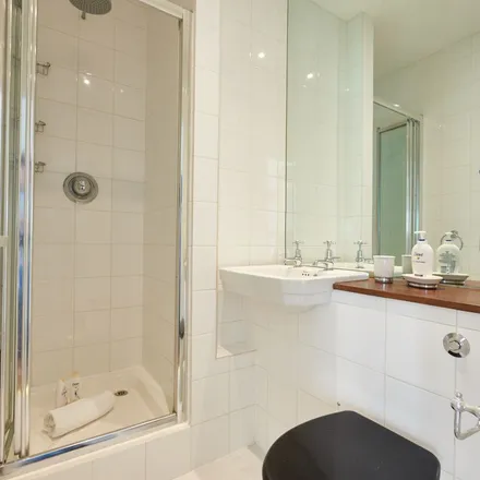 Image 2 - Queens Court, Queensway, London, W2 4SJ, United Kingdom - Apartment for rent