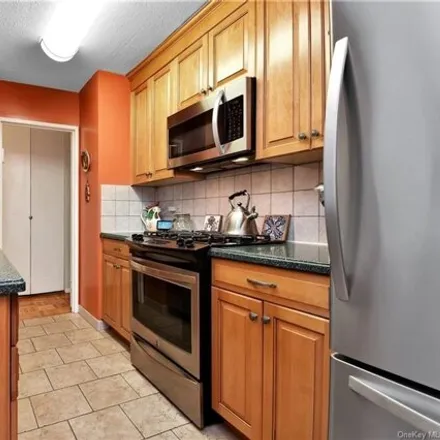 Image 5 - The Whitehall, Independence Avenue, New York, NY 10471, USA - Apartment for sale