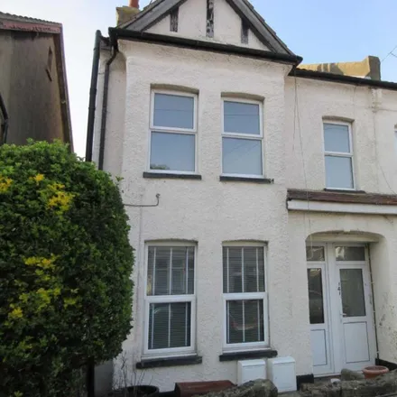 Rent this 3 bed apartment on Stornoway Road in Southend-on-Sea, SS2 4GX