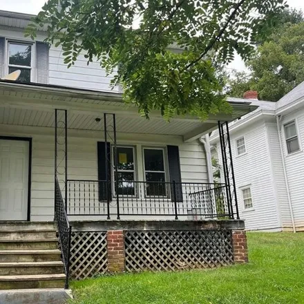 Buy this 3 bed house on 830 Augusta Street in Bluefield, WV 24701