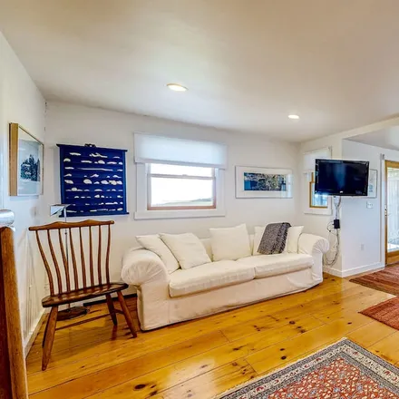 Rent this 3 bed house on Nantucket