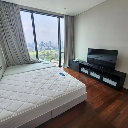 Rent this 1 bed apartment on The Residences at Sindhorn Kempinski in Lang Suan Road, Ratchaprasong