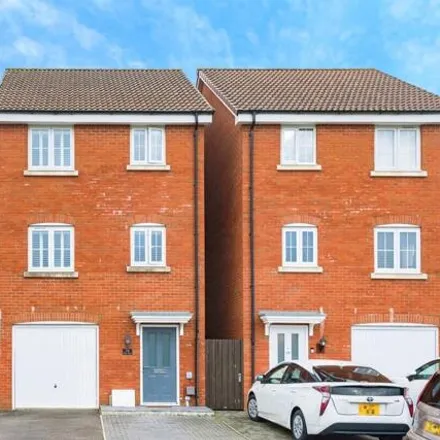 Buy this 4 bed townhouse on Blain Place in Royal Wootton Bassett, SN4 8FP