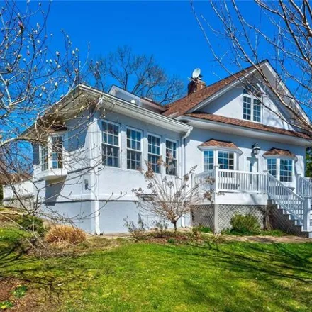Buy this 3 bed house on 11 Oak Valley Lane in Glen Head, Oyster Bay