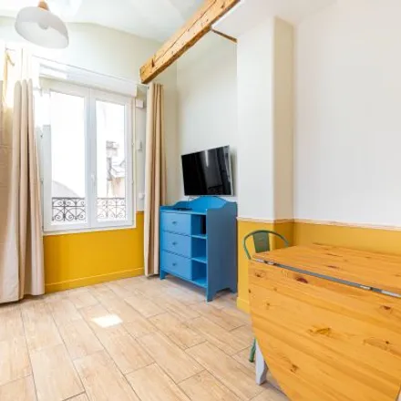 Image 7 - 19 Rue d'Athènes, 75009 Paris, France - Apartment for rent