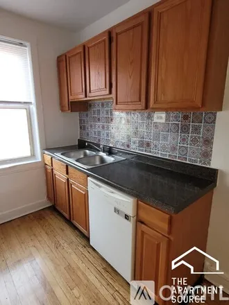 Image 2 - 2344 W Touhy Ave, Unit 3D - Apartment for rent