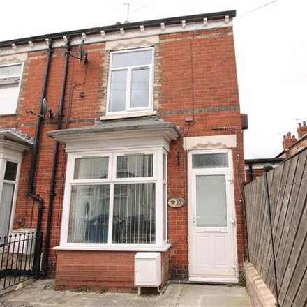 Rent this 2 bed townhouse on Belmont Street in Hull, HU9 2RJ