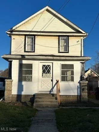 Image 1 - 1411 Kenmore Boulevard, Akron, OH 44314, USA - House for rent